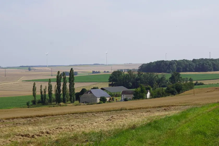 Quiet cottage in a valley - Image 1