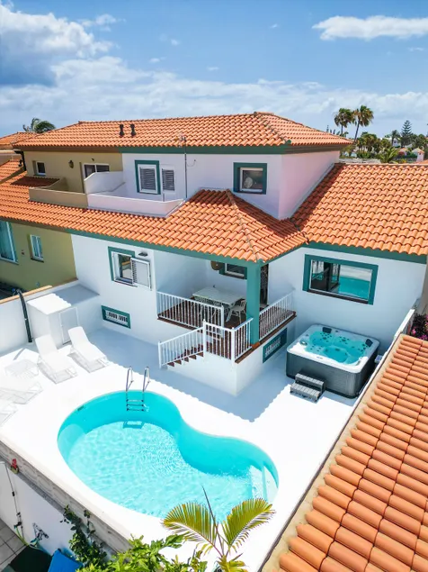 Villa Veaco Beach with jacuzzi and private pool - Image 1
