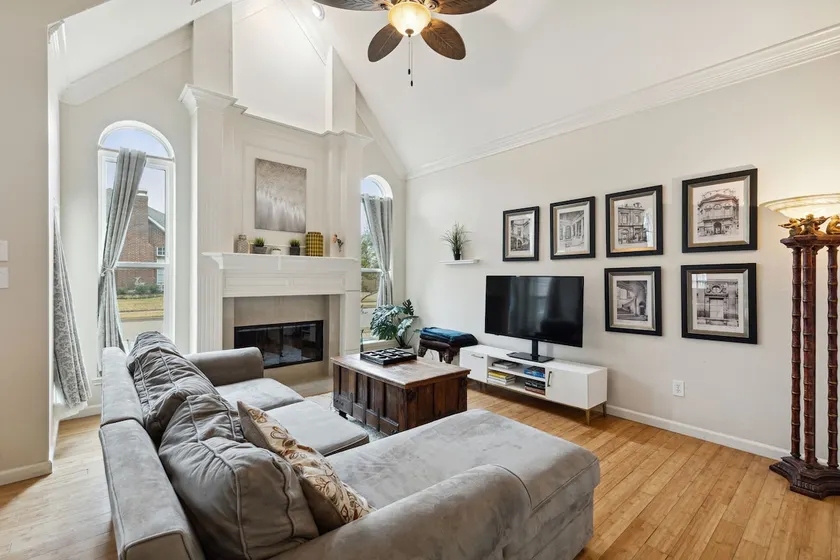 Bright Airy Family-Friendly DFW Retreat sleeps 8 - Image 1