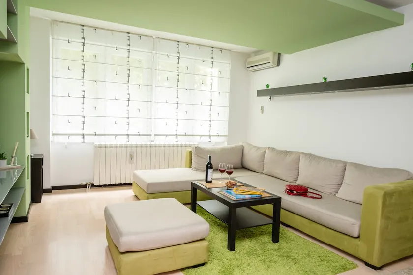 Bright 1BDR Apartment in the City Center - Image 1