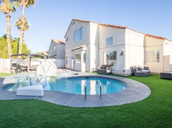 Newly renovated, Near DTLV. 3Bedrooms 2.5 Bath - Image 1