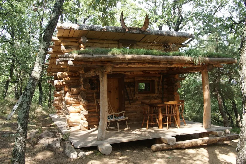 Chez Buddy – Trapper's Cabin - Image 1
