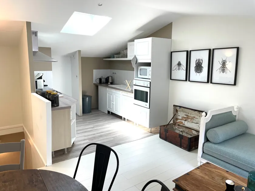 Cosy Camon Bolt-Hole - Image 1