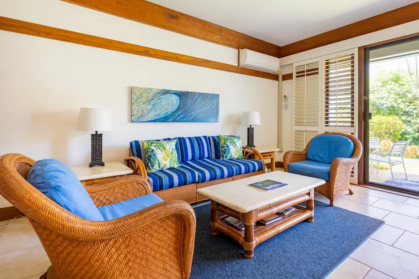 Serene Location, AC, sleeps 4, pool access - Image 1