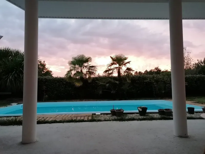 Villa with pool near the ocean - Image 1