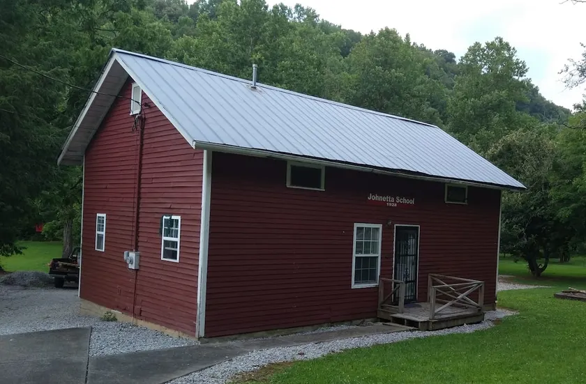 Johnetta Schoolhouse Inn - Image 1