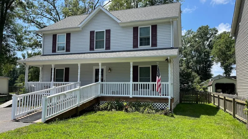 Lovely 5 bedroom home, TVs in all bedrooms. - Image 1