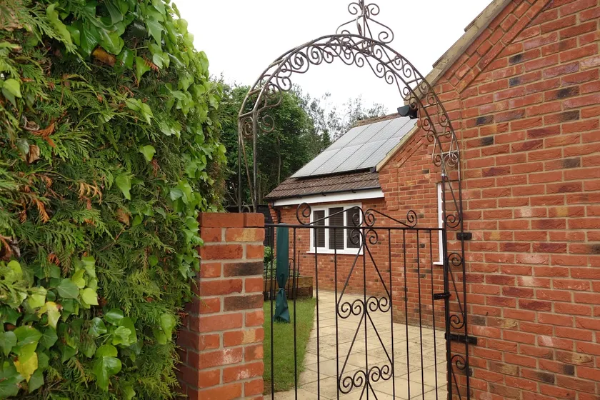 Annies Annexe in Hollesley for 2 Guests - Image 1