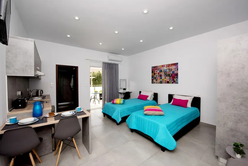 Maria's Studio No5. Only 3 minutes from the beach. - Image 1