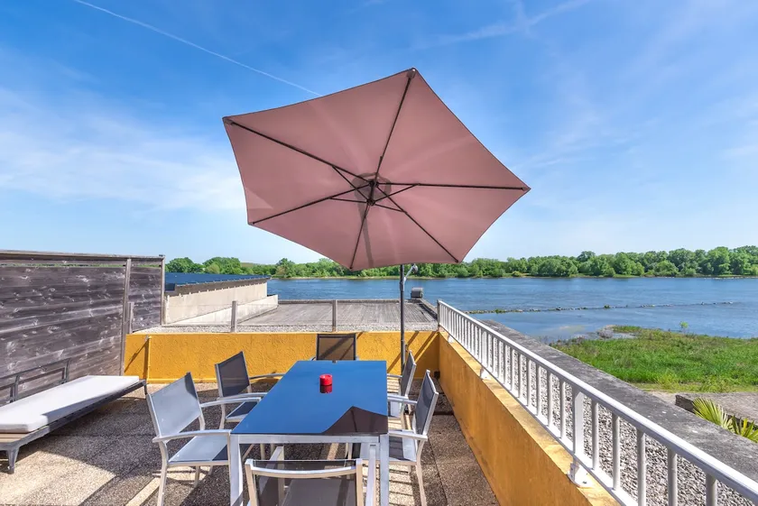 Apartment terrace Loire view - Image 1