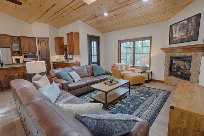 Spacious Cabin • Sleeps 17 • Huge Porch+Game Room - Image 1
