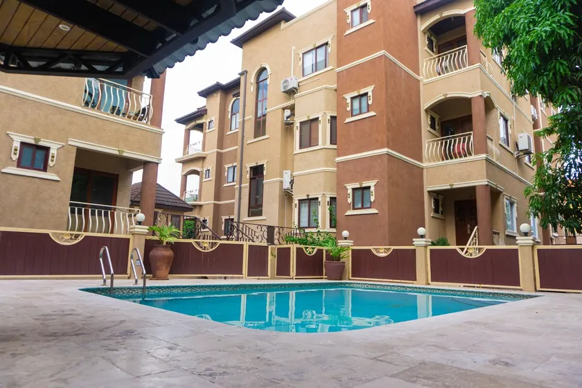 Modern Luxury 2BR, jacuzzi, pool, parking & wifi - Image 1