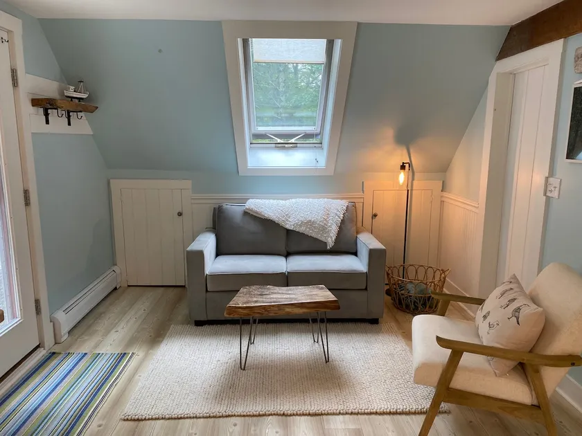 Cute 1-Bedroom apartment in the woods by the sea - Image 1