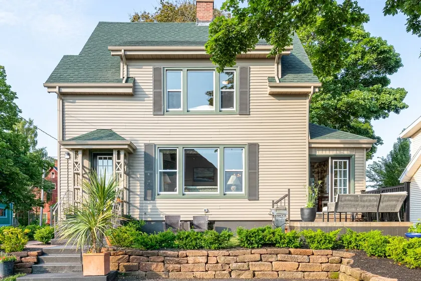 Waterview Home - Downtown & Victoria Park - Image 1