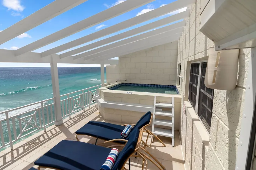Elegant Ocean Penthouse with Pool in South Gap - Image 1