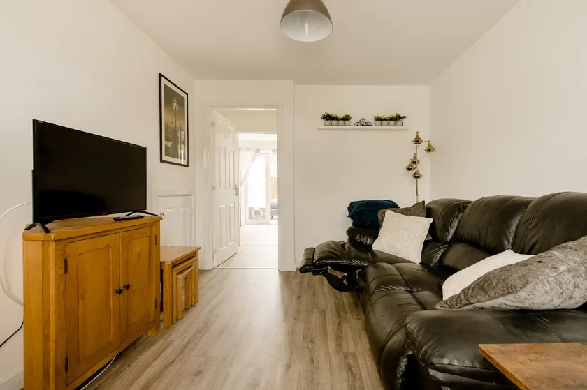 Great location - clean, comfy and well equipped - Image 1