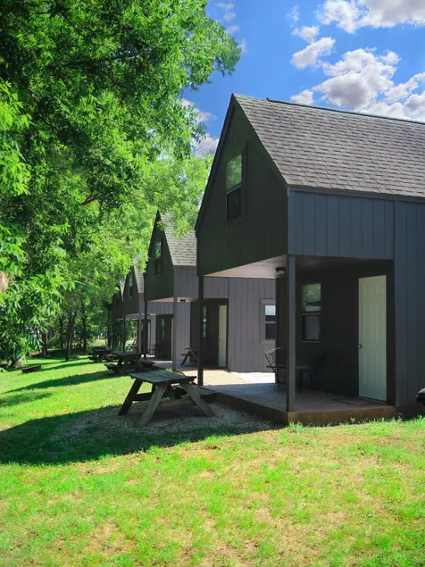 Unique Riverfront Gem: Dogs Ok, King Bed (Cabin 1) - Image 1