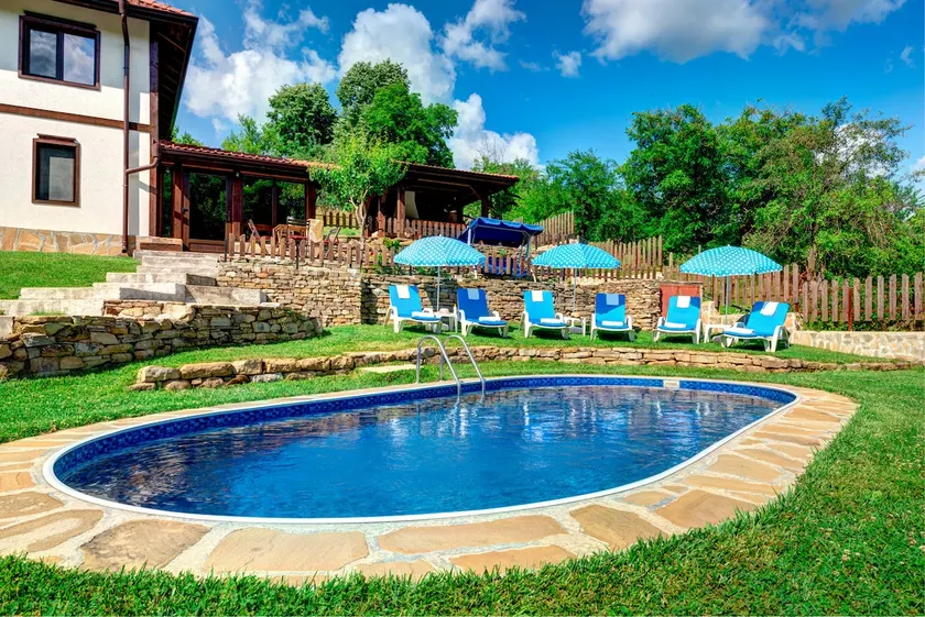 Villa with heated pool, Jacuzzi and sauna. - Image 1