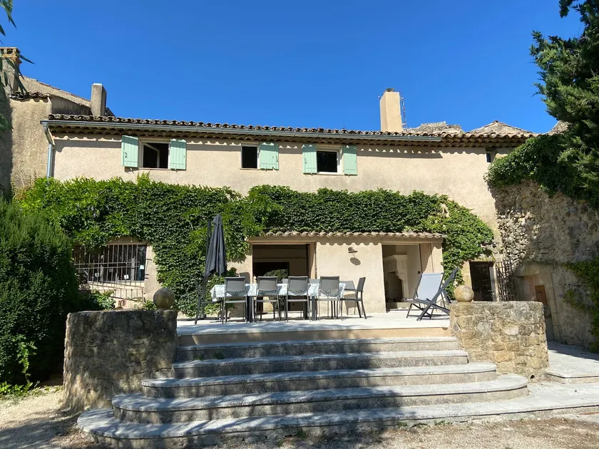Beautiful house full of character near Lourmarin - Image 1