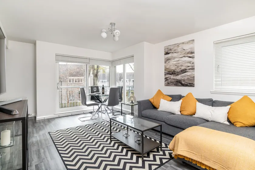 Exec Suite in Aberdeen | Free Parking & Balcony - Image 1