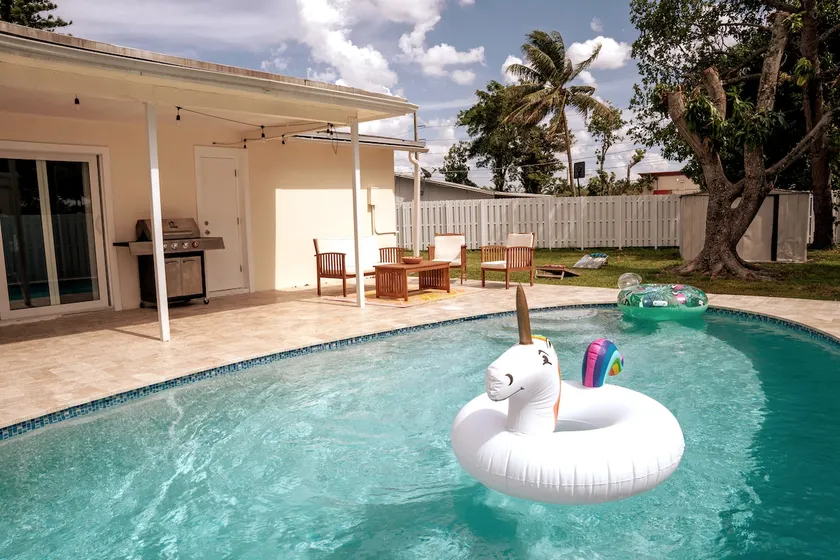 ☀️Casita bonita 🏖 Villa with 4beds/3 bath and HEATED pool 🌴🔥 - Image 1