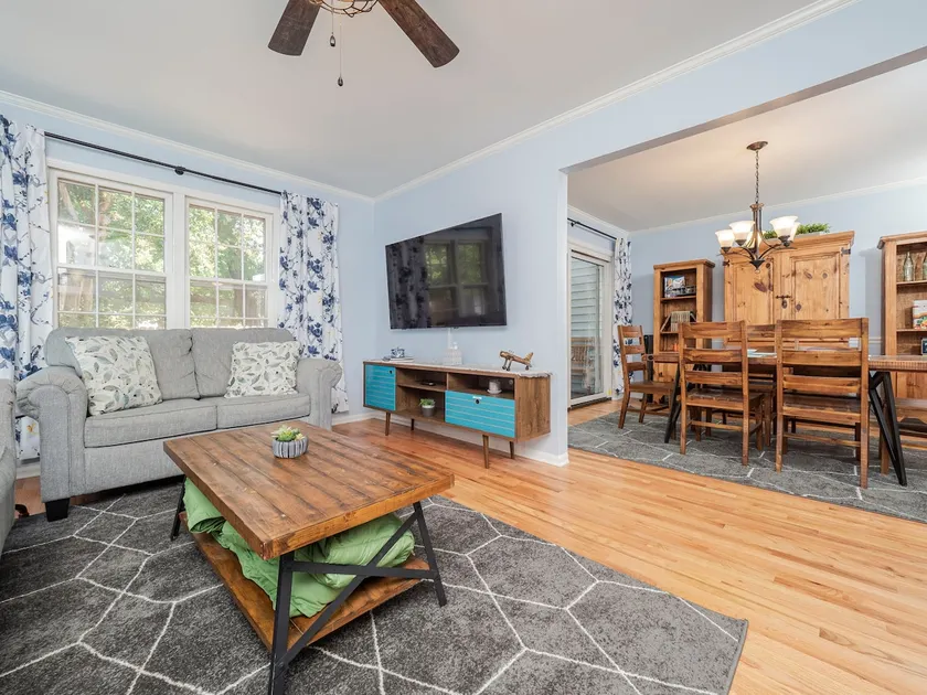 Newly Updated 3 Bedroom Townhome in Heart of Cary - Image 1