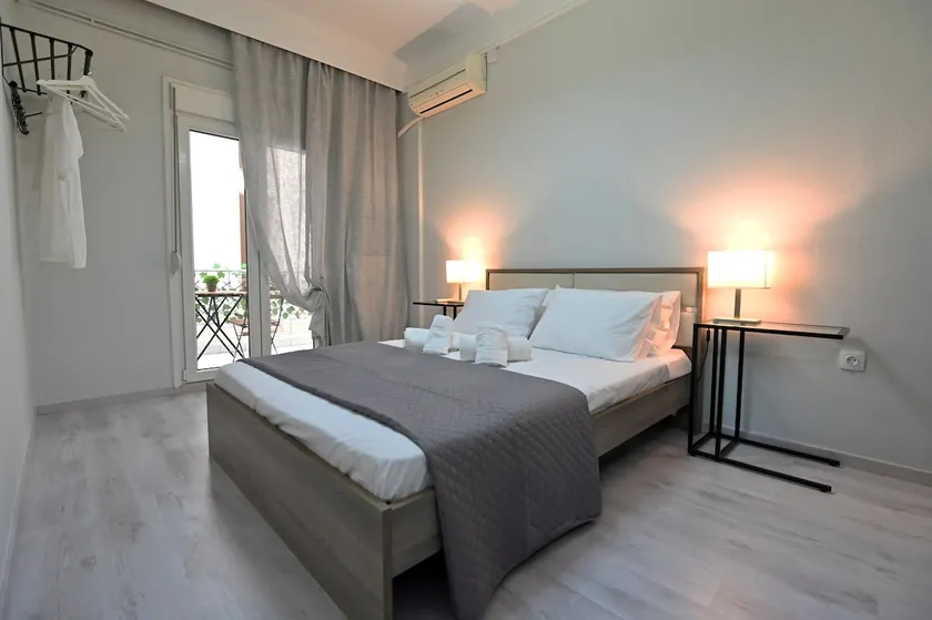 Renovated house next to the beachfront - Image 1