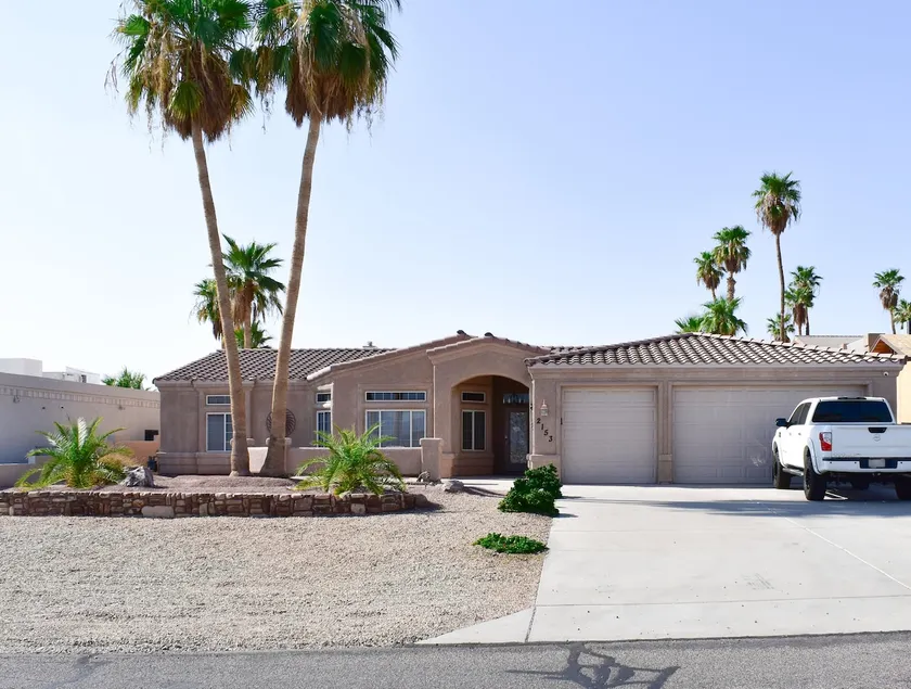 Lake Central, Spacious, Close wPool & Close 2 all! - Image 1