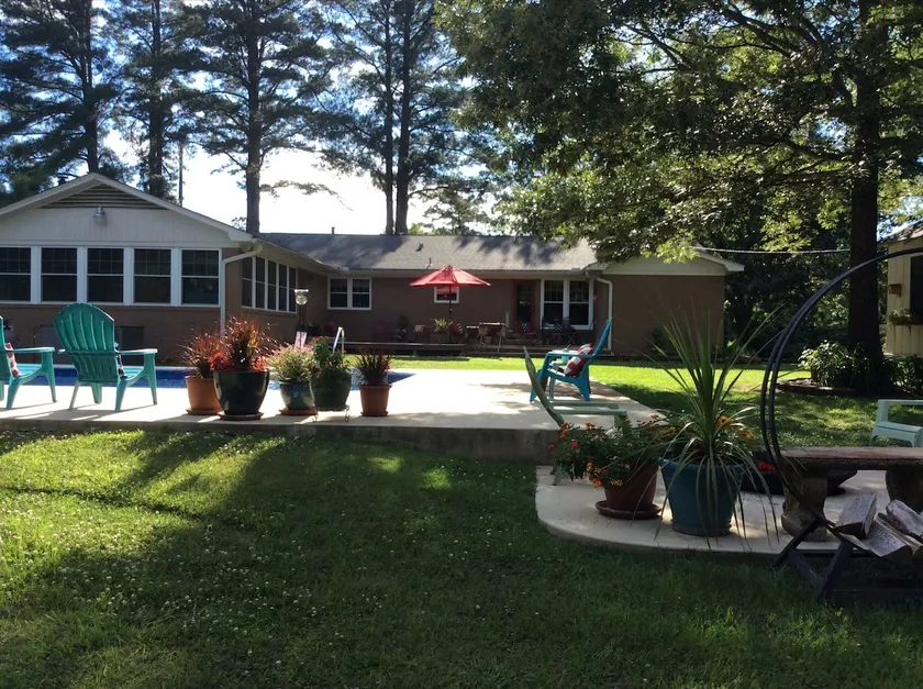 3 Bedroom Home Pool 2 Miles from Crater of Diamonds - Image 1