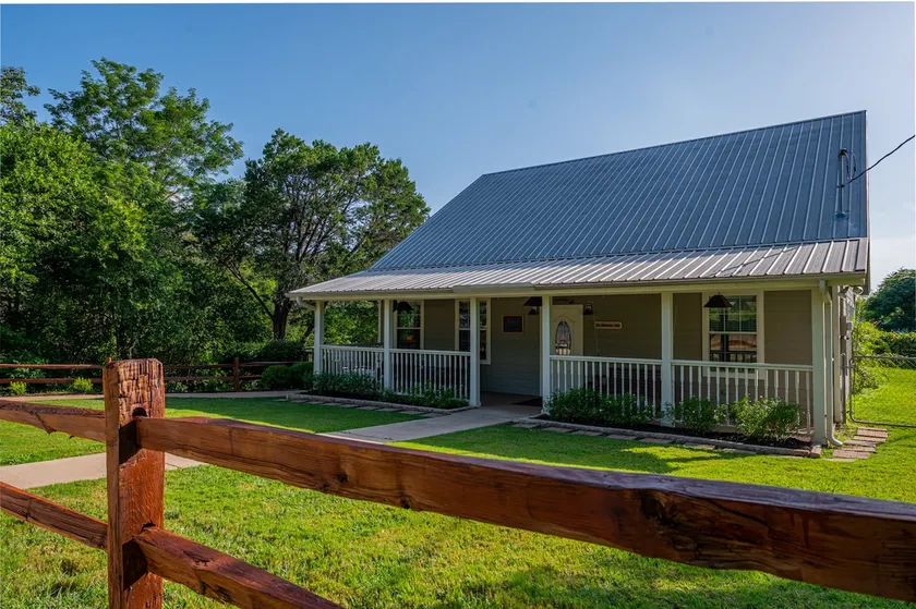 The Bluebonnet 2 Bedroom Family House - Image 1