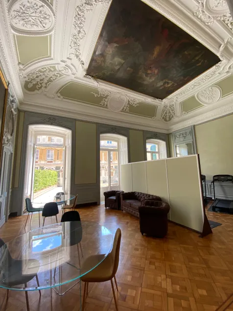 ”The Rolli Apartment” in a Luxury Palace - Image 1