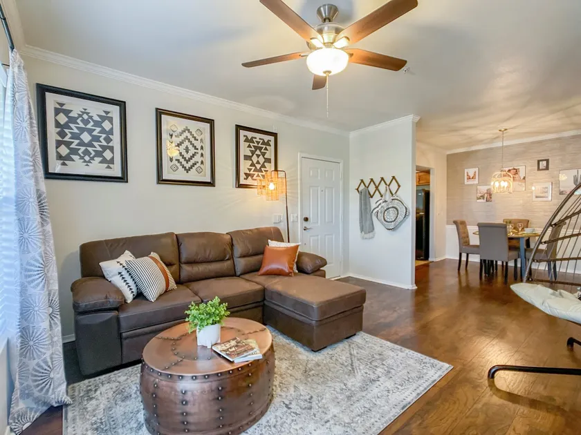 Kick Back w/ King Bed and Mountain & Pool Views - Image 1