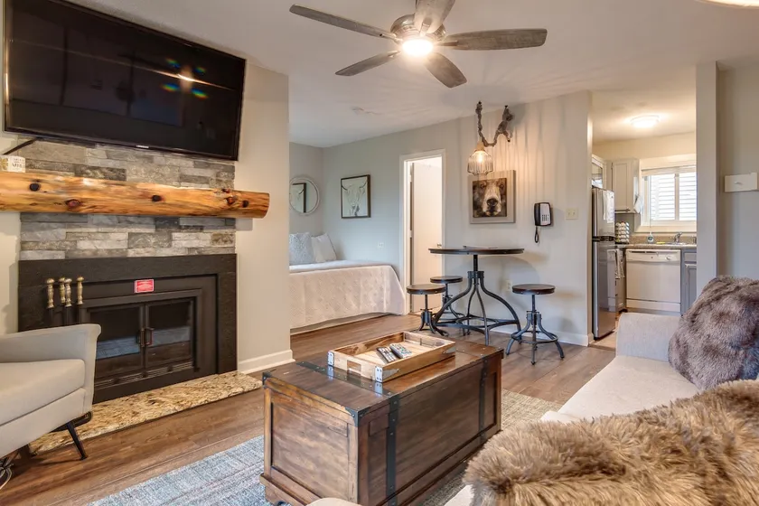 1st floor Beech Mtn Ski Suite~Pool/Hot Tub/Sauna - Image 1