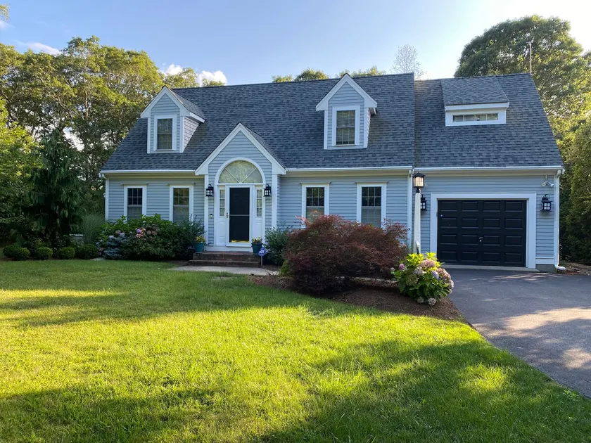 Falmouth Vacation Home at Country Club -Close to beach, ferry, golf and biking - Image 1