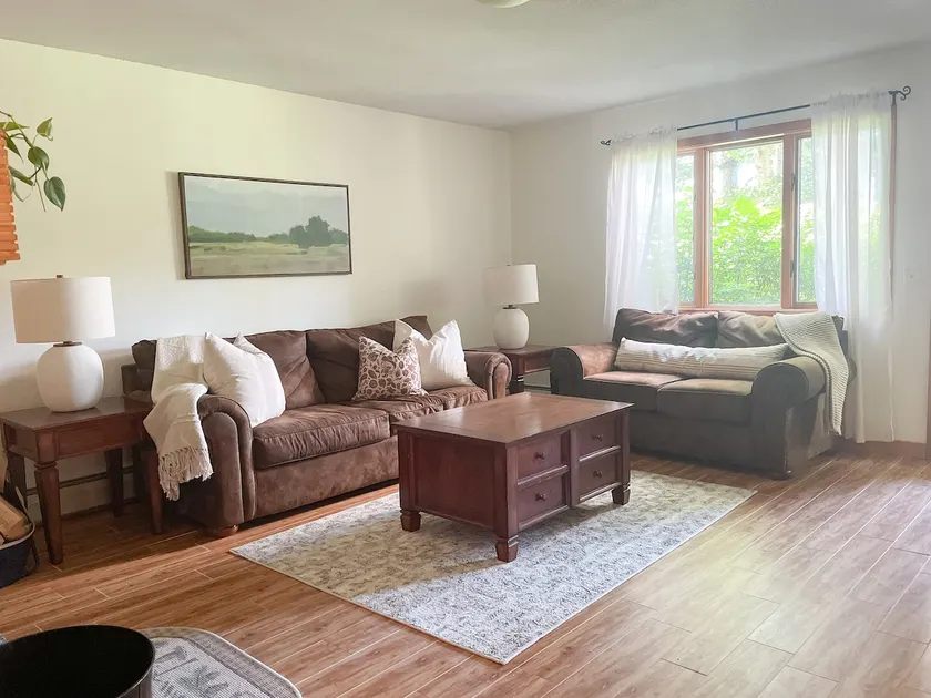Cozy VT Golf/Ski/Hiking Condo-7 mins to Mt. Snow! - Image 1