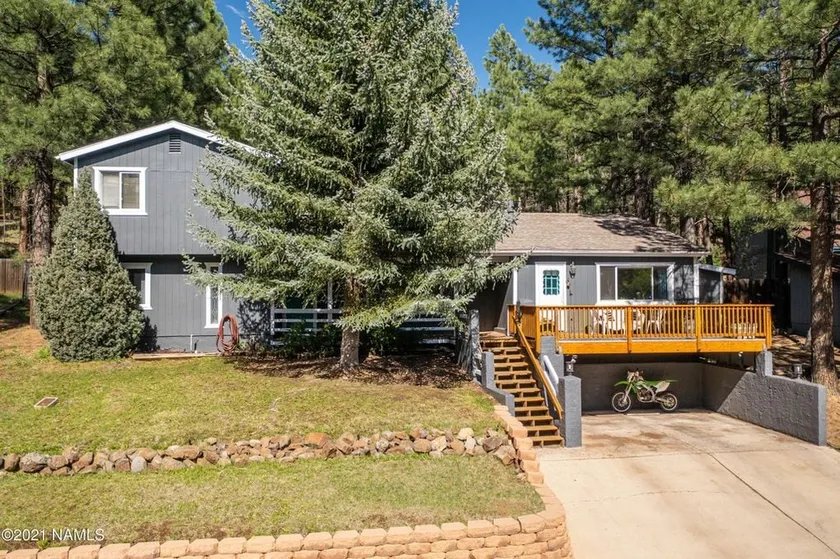 Flagstaff; Big house with Hot Tub Close to downtown, Secluded in the cool pines. - Image 1