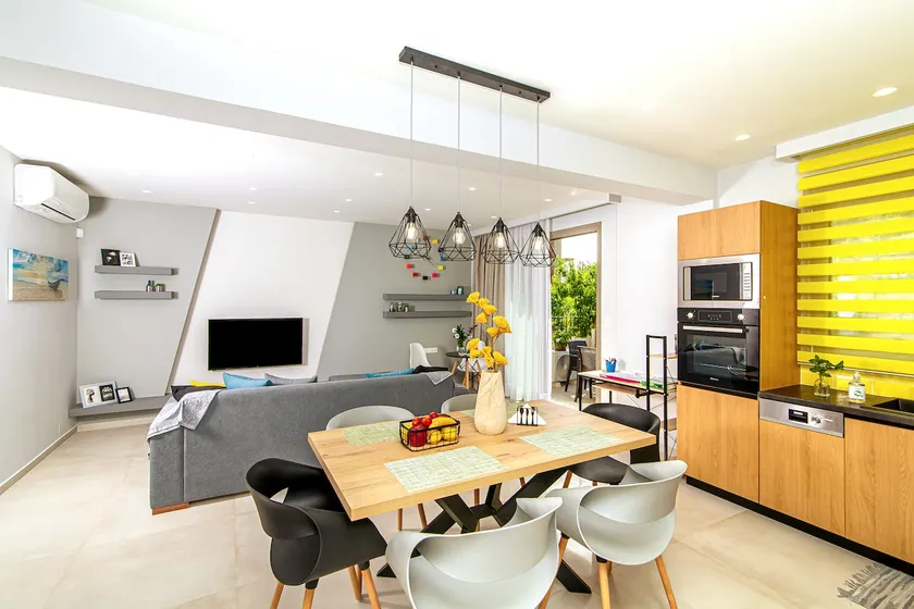 Swallow Luxury Apartment - Image 1