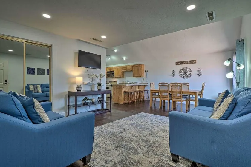 2-bed/2-bath Condo. Pool/hot tub/clubhouse access - Image 1