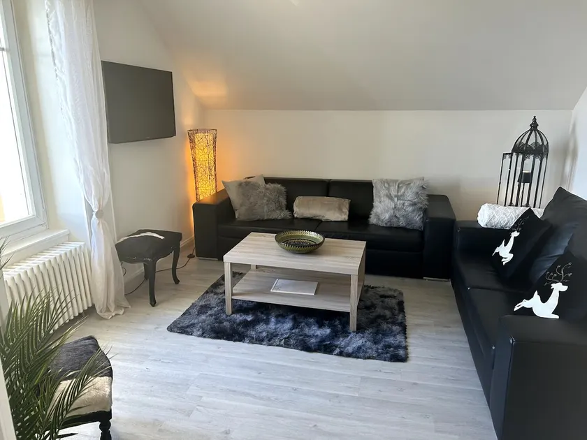 Bleue Apartment · Lake view · 2 bedrooms · Living room - Image 1
