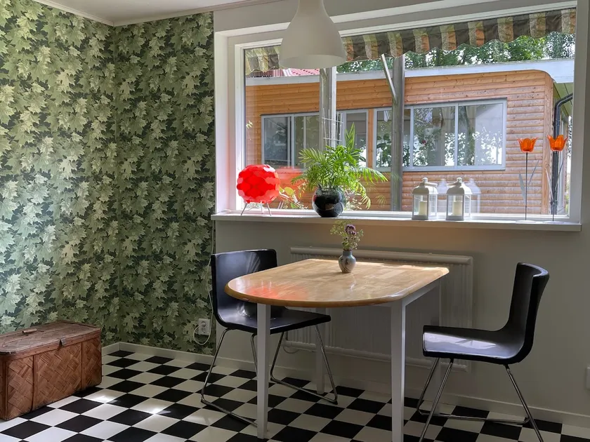 Apartment with view of nice park - Image 1