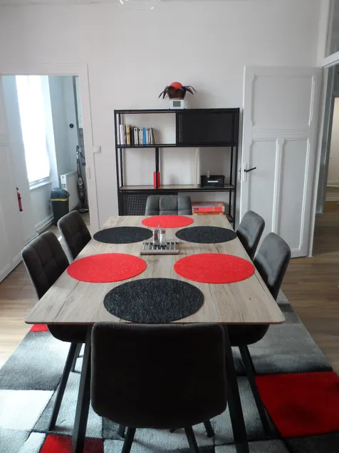 Nice little apartment in Montluçon - Image 1