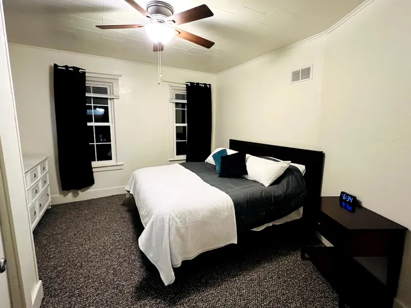 Eagle Point, River Area Getaway 2BR 1BA - Image 1