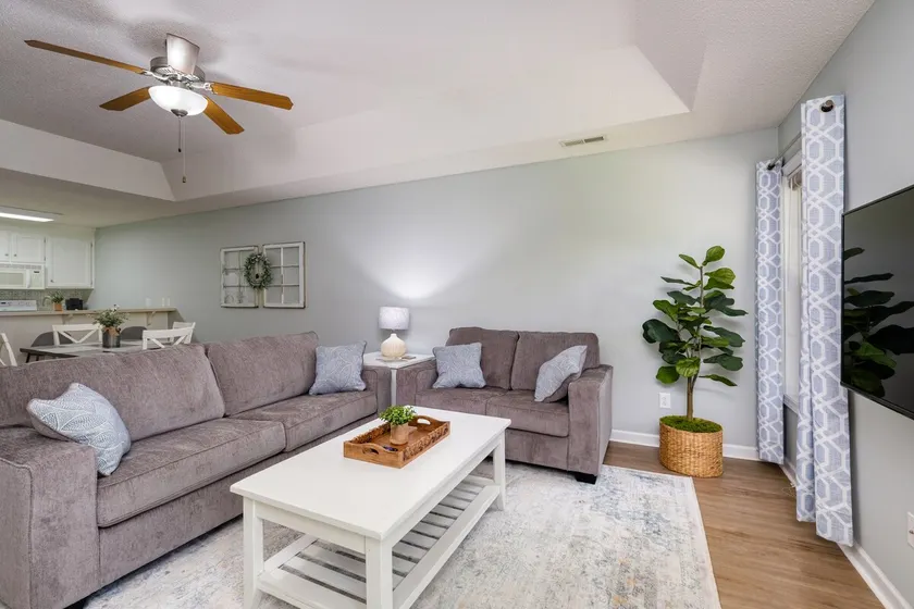 *NEW* COZY RETREAT, 5 minutes from SHAW & Sumter! - Image 1