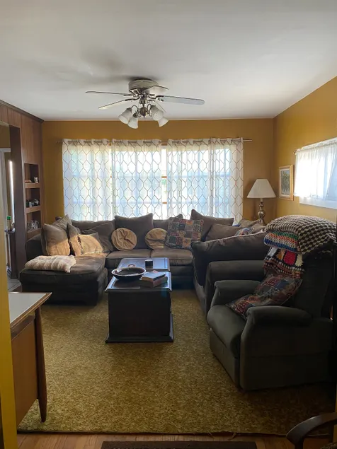 Large, Beautiful Mid Century Mountain House..... - Image 1