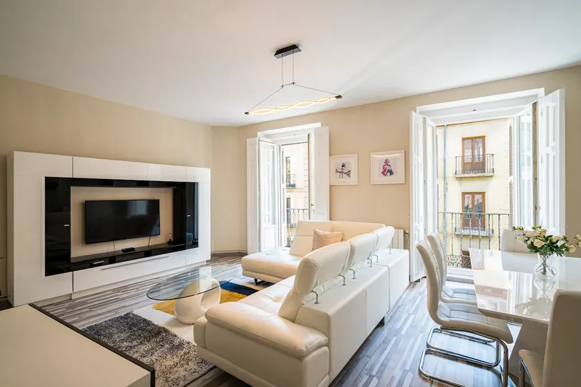 Spectacular flat in Fuencarral/Gran Via - Image 1