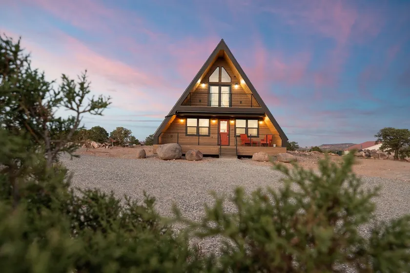 The Pinyon House at Capitol Reef (with hot tub) - Image 1