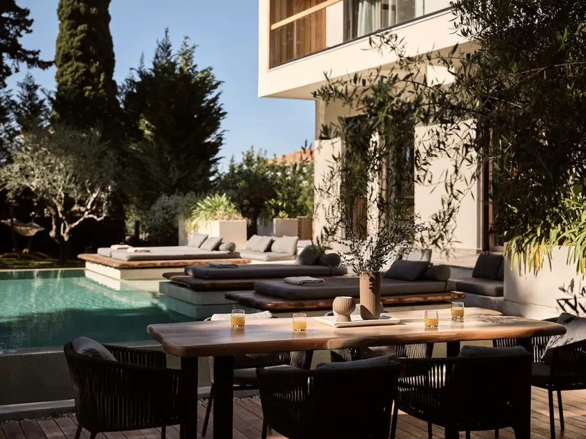 Sentiero Iconic Villa, Heated Pool & Playground - Image 1