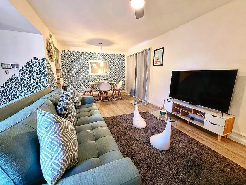MODERN & STYLISH RETREAT - Image 1
