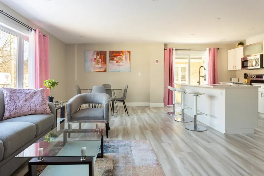 ENTIRE 2 BEDROOM APARTMENT DOWNTOWN - u5 - Image 1