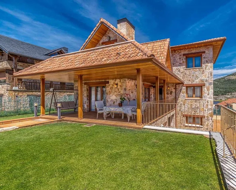 A nice chalet with an indoor fireplace and views. - Image 1